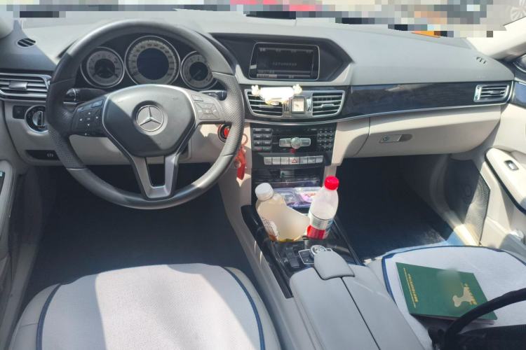 Used Mercedes-Benz E-Class 2014 E 260 L Sport Edition Center Console