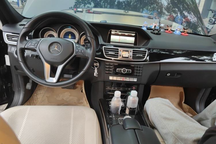 Used Mercedes-Benz E-Class 2014 Restyled E 260 L Sport Edition Center Console