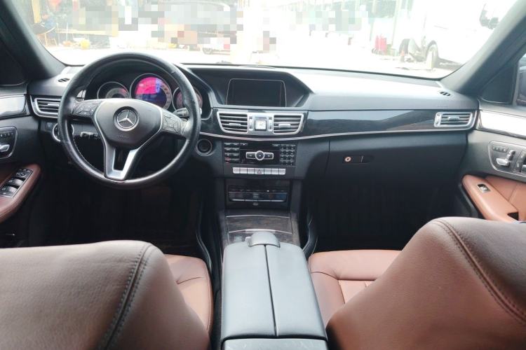 Used Mercedes-Benz E-Class 2014 Restyled E 300 L Sport Edition Center Console