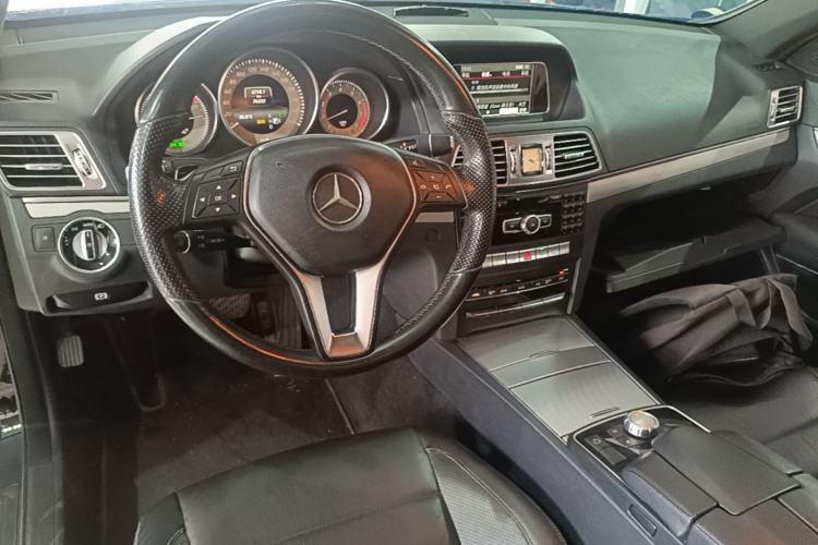 Used Mercedes-Benz E-Class 2014 E 200 Coupe Center Console