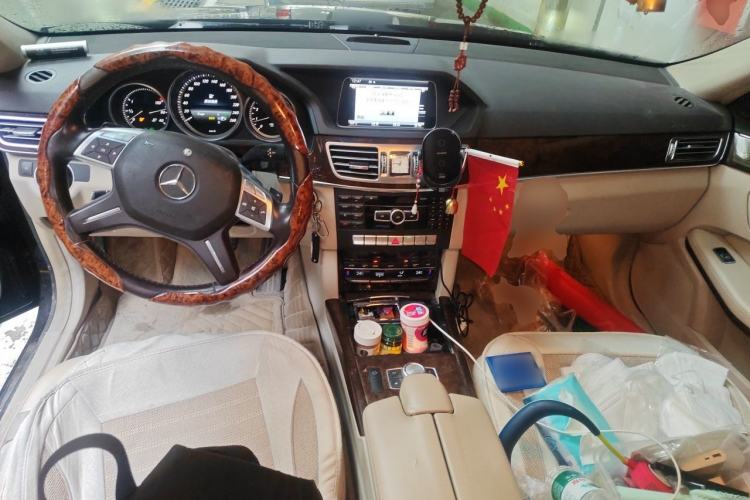 Used Mercedes-Benz E-Class 2014 E 260 L Center Console