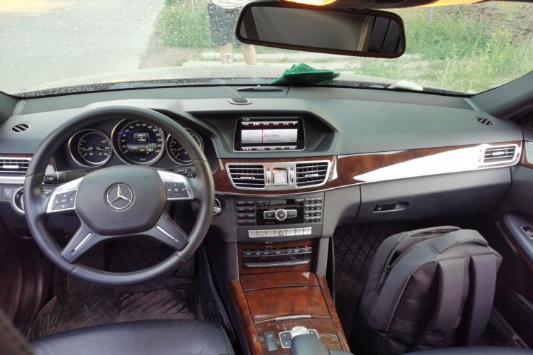 Used Mercedes-Benz E-Class 2014 E 260 L Luxury Model Center Console