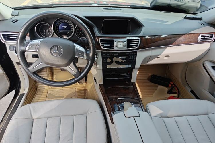 Used Mercedes-Benz E-Class 2014 E 260 L Luxury Model Center Console