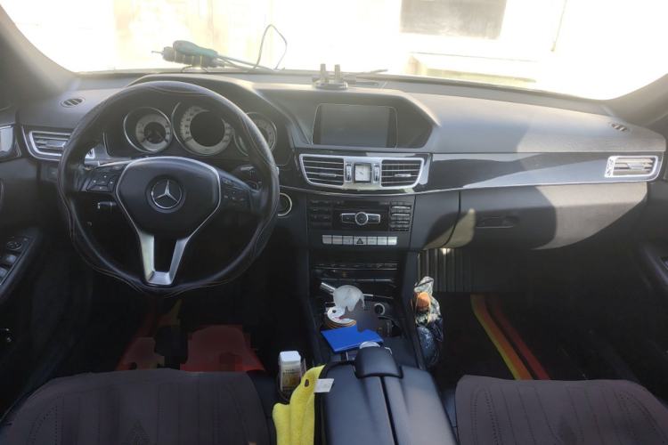 Used Mercedes-Benz E-Class 2014 Restyled E 260 L Sport Edition Center Console