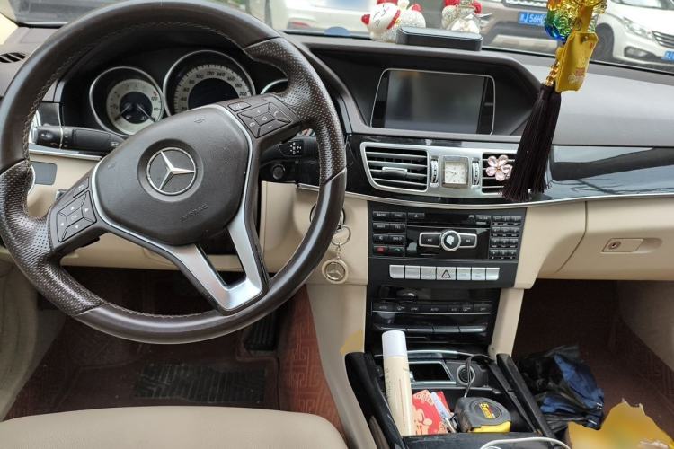 Used Mercedes-Benz E-Class 2014 E 260 L Sport Edition Center Console