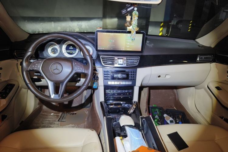 Used Mercedes-Benz E-Class 2014 E 260 L Sport Edition Center Console