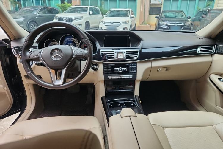 Used Mercedes-Benz E-Class 2014 E 260 L Sport Edition Center Console