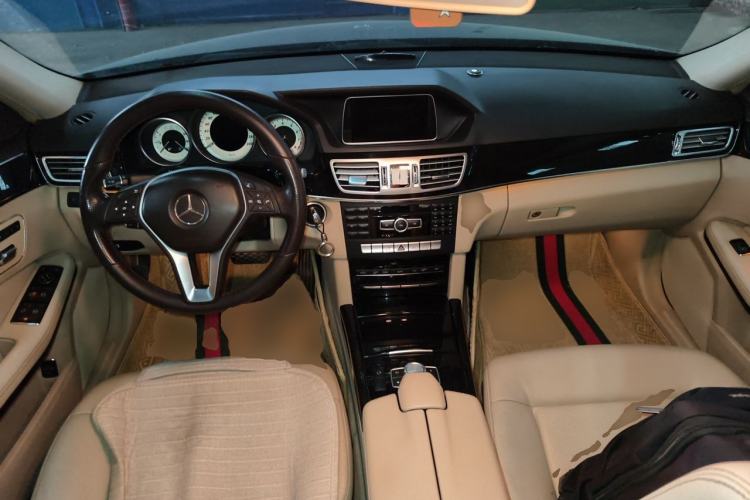 Used Mercedes-Benz E-Class 2014 E 260 L Sport Edition Center Console
