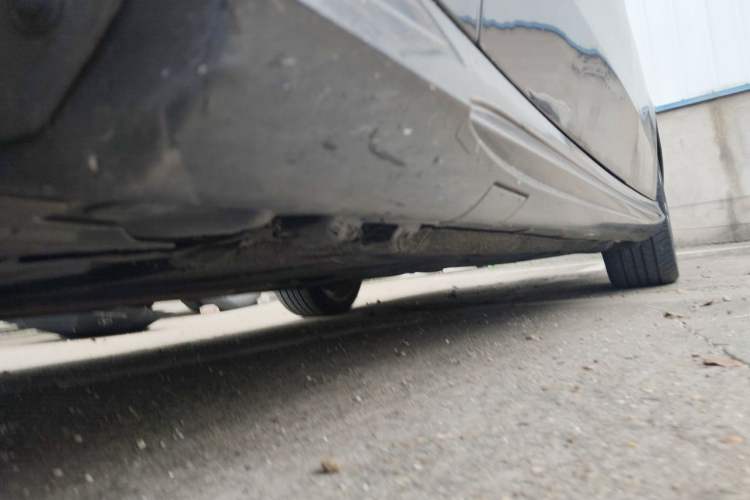 Used Mercedes-Benz E-Class 2014 Restyled E 300 L Sport Edition Chassis Front Left