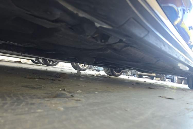 Used Mercedes-Benz E-Class 2014 Revised E 260 L Sport Luxury Edition Chassis Front Left