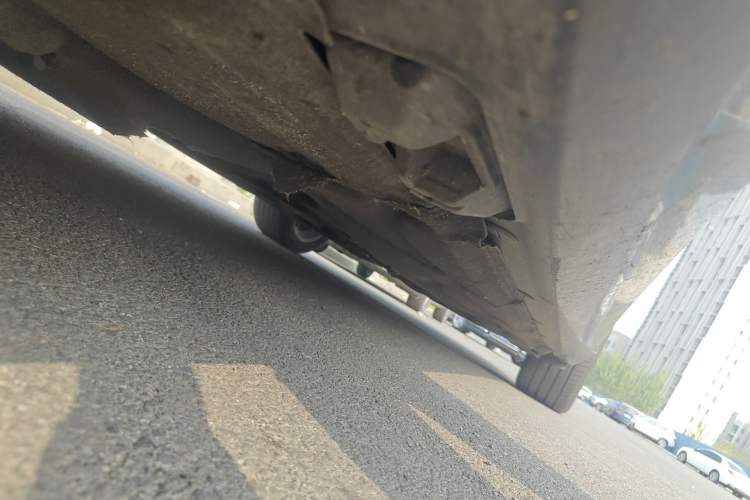 Used Mercedes-Benz E-Class 2014 E 260 L Sport Edition Chassis Front Left
