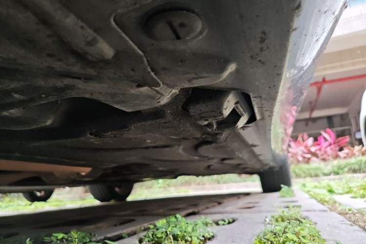 Used Mercedes-Benz E-Class 2014 E 300 L Sport Edition Chassis Front Right