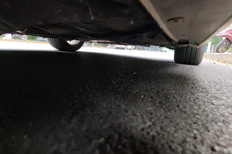 Used Mercedes-Benz E-Class 2014 E 300 L Sport Edition Chassis Front Right