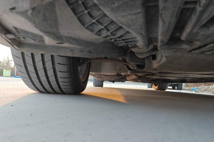 Used Mercedes-Benz E-Class 2014 Restyled E 260 L Sport Edition Chassis Front Right
