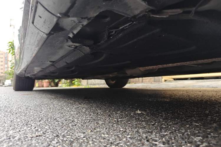 Used Mercedes-Benz E-Class 2014 Restyled E 260 L Sport Edition Chassis Front Right