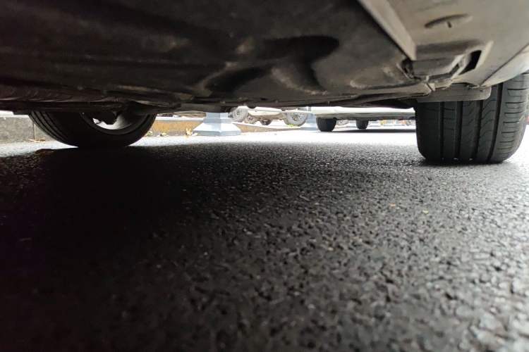 Used Mercedes-Benz E-Class 2014 E 300 L Sport Edition Chassis Rear Left