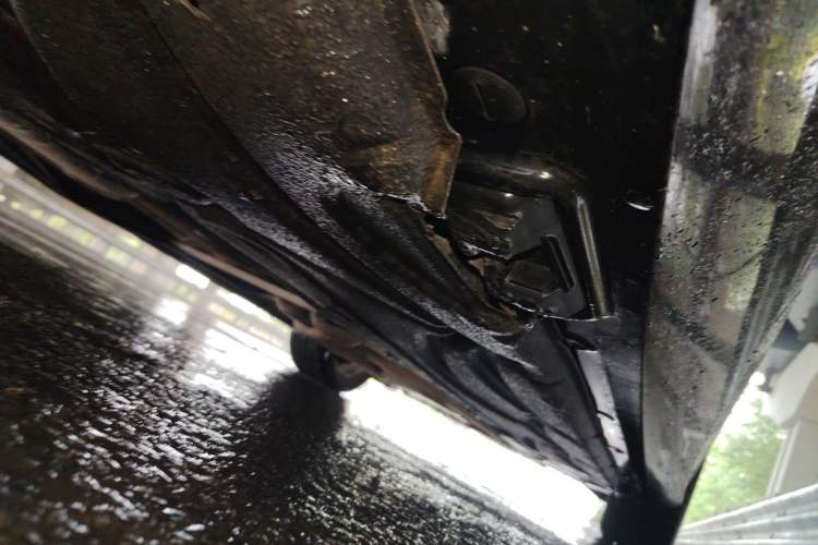 Used Mercedes-Benz E-Class 2014 E 300 L Sport Edition Chassis Rear Right