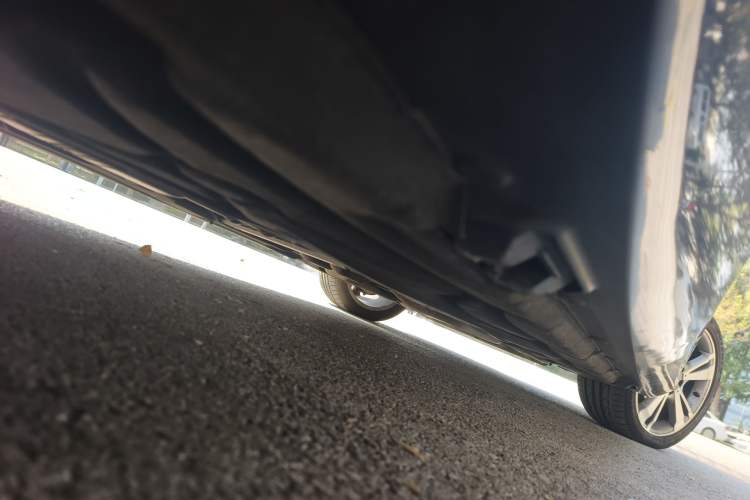 Used Mercedes-Benz E-Class 2014 E 400 L Hybrid Chassis Rear Right