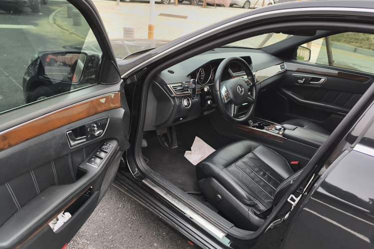 Used Mercedes-Benz E-Class 2014 Facelifted E 260 L Luxury Edition Driver Seat