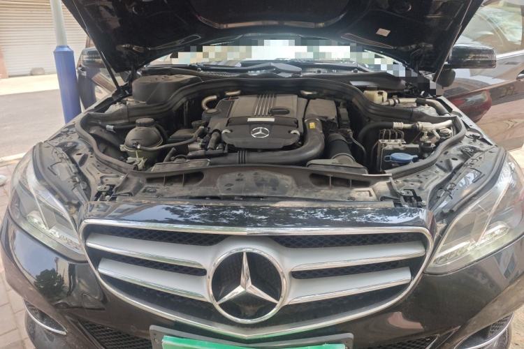 Used Mercedes-Benz E-Class 2014 E 260 L Sport Edition Engine Bay