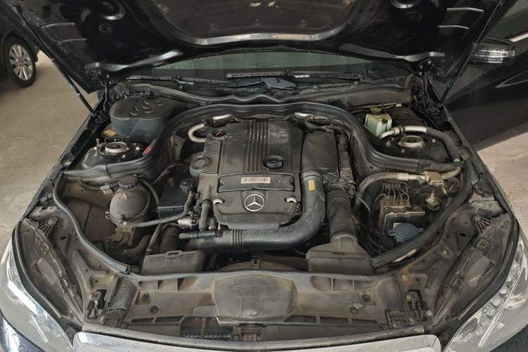 Used Mercedes-Benz E-Class 2014 E 260 L Luxury Model Engine Bay