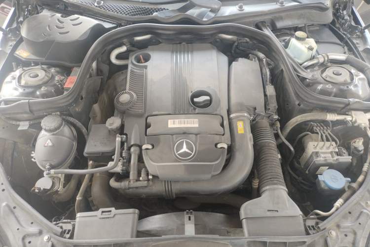 Used Mercedes-Benz E-Class 2014 E 260 L Sport Edition Engine Bay