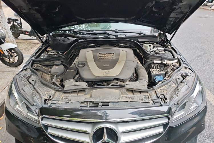 Used Mercedes-Benz E-Class 2014 E 300 L Sport Edition Engine Bay