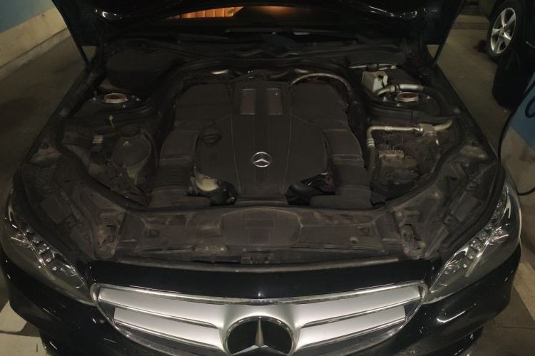 Used Mercedes-Benz E-Class 2014 E 400 L Sport Luxury Edition Engine Bay
