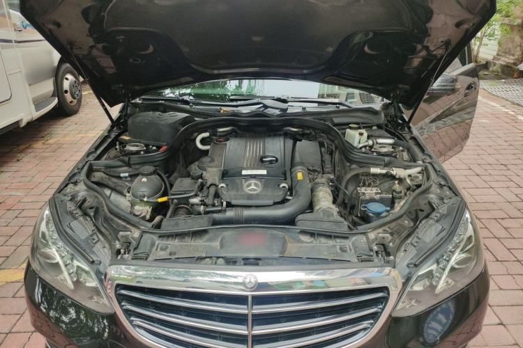 Used Mercedes-Benz E-Class 2014 E 260 L Luxury Model Engine Bay