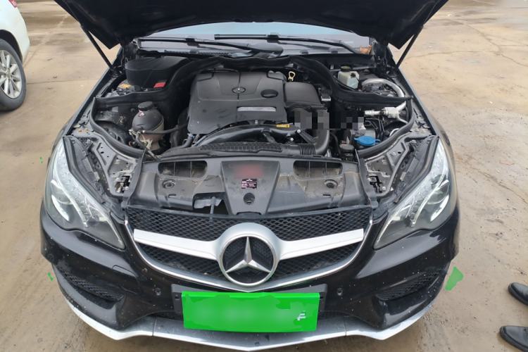 Used Mercedes-Benz E-Class 2014 E 260 Coupe Engine Bay