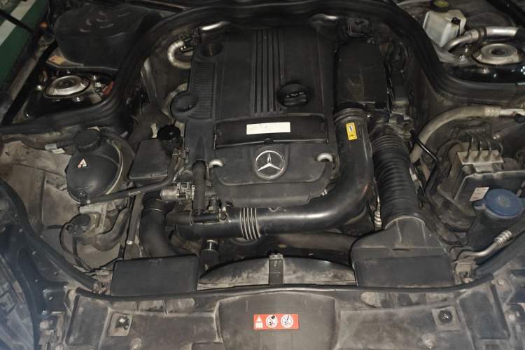 Used Mercedes-Benz E-Class 2014 Facelifted E 260 L Luxury Edition Engine Bay