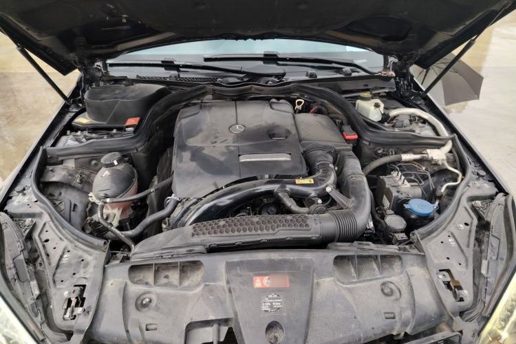 Used Mercedes-Benz E-Class 2014 E 260 Coupe Engine Bay