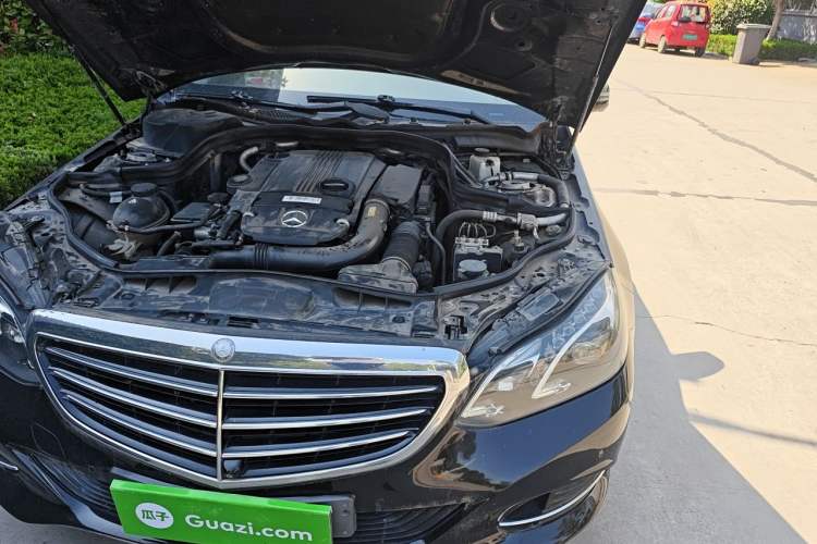 Used Mercedes-Benz E-Class 2014 E 260 L Luxury Model Engine Bay Left