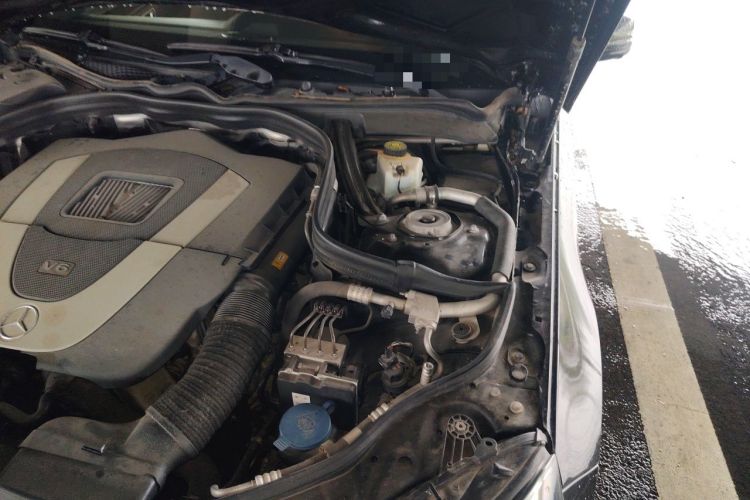 Used Mercedes-Benz E-Class 2014 E 300 L Sport Edition Engine Bay Left