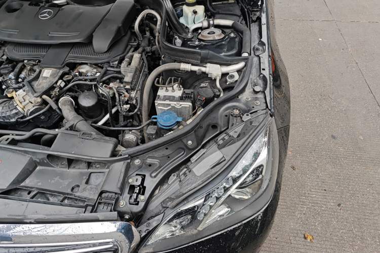 Used Mercedes-Benz E-Class 2014 E 400 L Hybrid Engine Bay Left