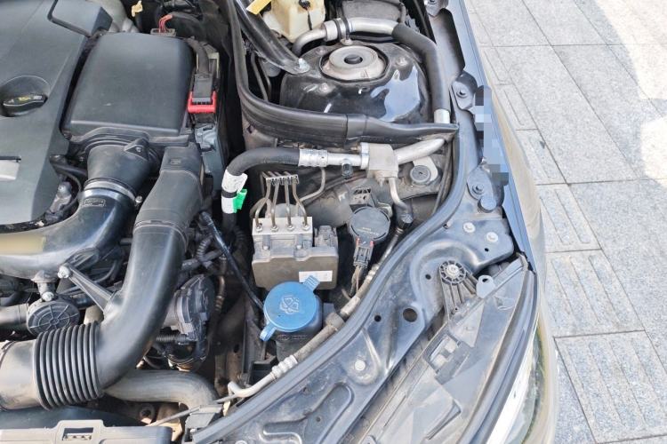 Used Mercedes-Benz E-Class 2014 Restyled E 260 L Sport Edition Engine Bay Left