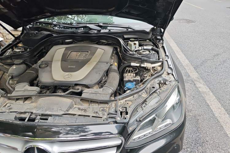 Used Mercedes-Benz E-Class 2014 E 300 L Sport Edition Engine Bay Left