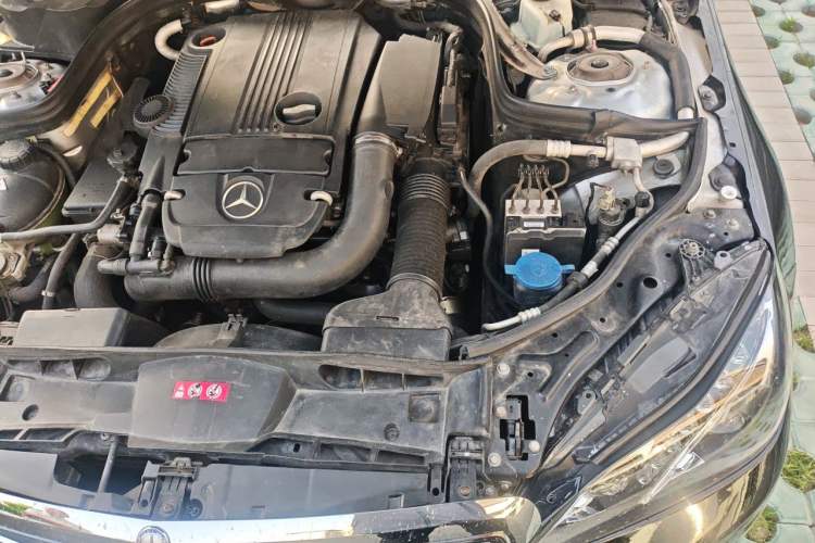 Used Mercedes-Benz E-Class 2014 E 260 L Luxury Model Engine Bay Left