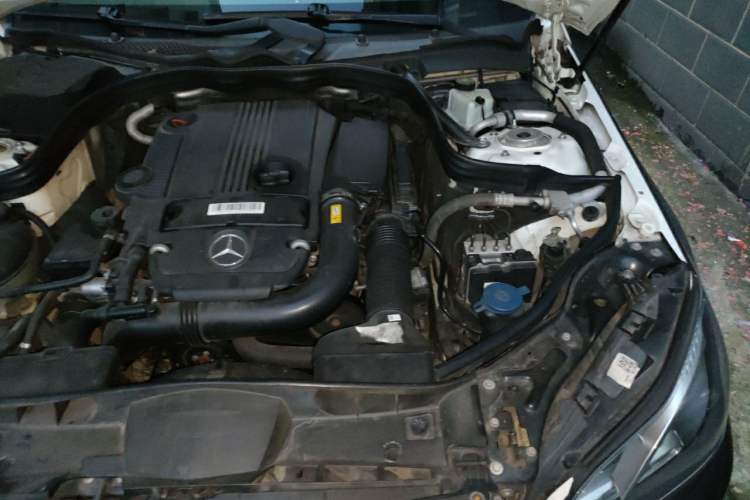 Used Mercedes-Benz E-Class 2014 E 260 L Sport Edition Engine Bay Left