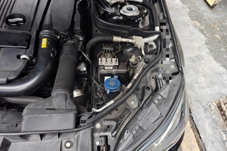 Used Mercedes-Benz E-Class 2014 Restyled E 260 L Sport Edition Engine Bay Left