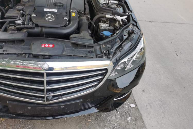 Used Mercedes-Benz E-Class 2014 E 260 L Luxury Model Engine Bay Left