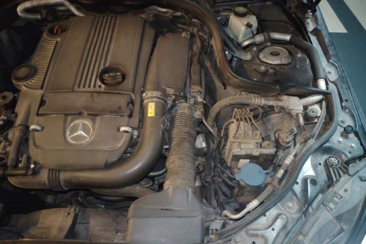 Used Mercedes-Benz E-Class 2014 E 260 L Sport Edition Engine Bay Left
