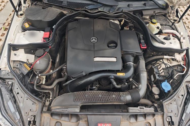 Used Mercedes-Benz E-Class 2014 E 200 Coupe Engine Bay