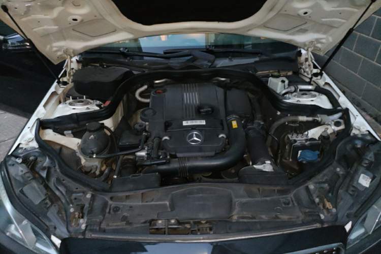 Used Mercedes-Benz E-Class 2014 E 260 L Sport Edition Engine Bay