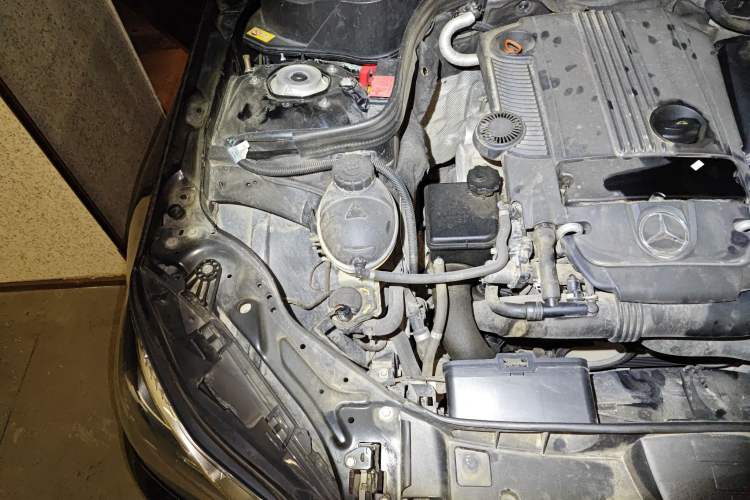 Used Mercedes-Benz E-Class 2014 Restyled E 260 L Sport Edition Engine Bay Right