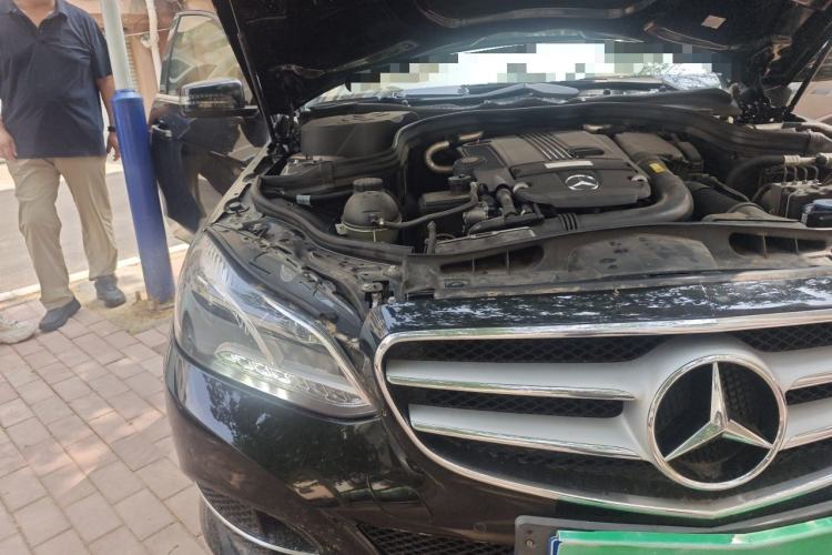 Used Mercedes-Benz E-Class 2014 E 260 L Sport Edition Engine Bay Right