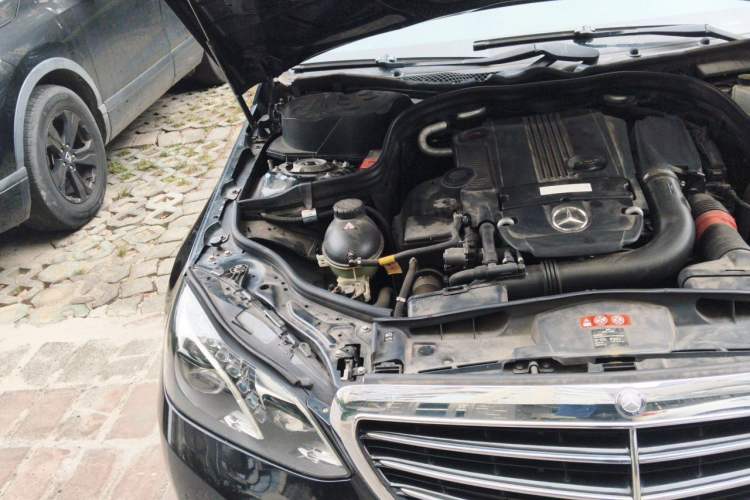Used Mercedes-Benz E-Class 2014 E 260 L Luxury Model Engine Bay Right