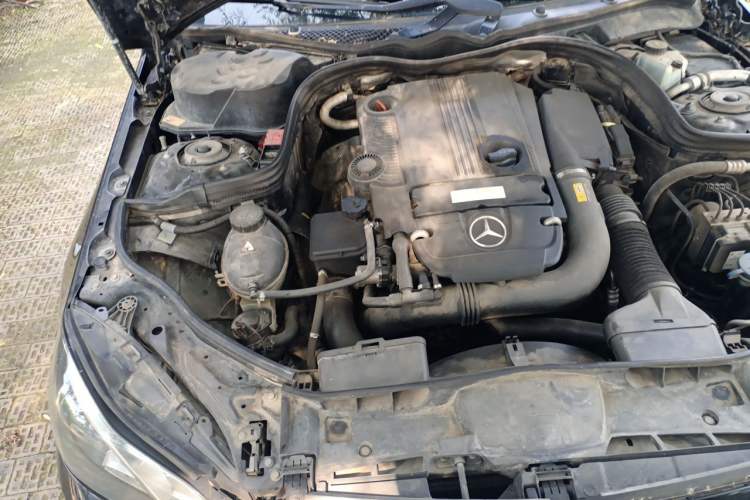 Used Mercedes-Benz E-Class 2014 E 260 L Sport Edition Engine Bay Right