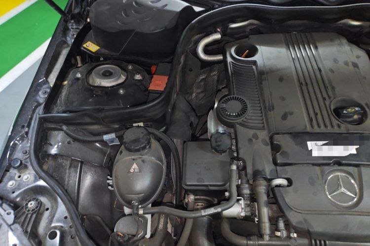 Used Mercedes-Benz E-Class 2014 E 260 L Luxury Model Engine Bay Right