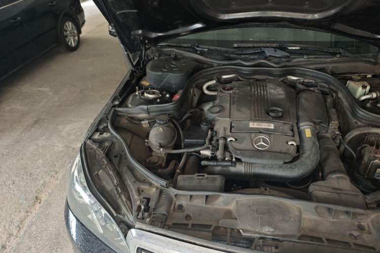 Used Mercedes-Benz E-Class 2014 E 260 L Luxury Model Engine Bay Right